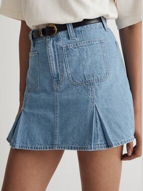 Madewell Y2K Light Wash Denim Mini Skirt Size 25 Model Off Duty Coastal Cowgirl